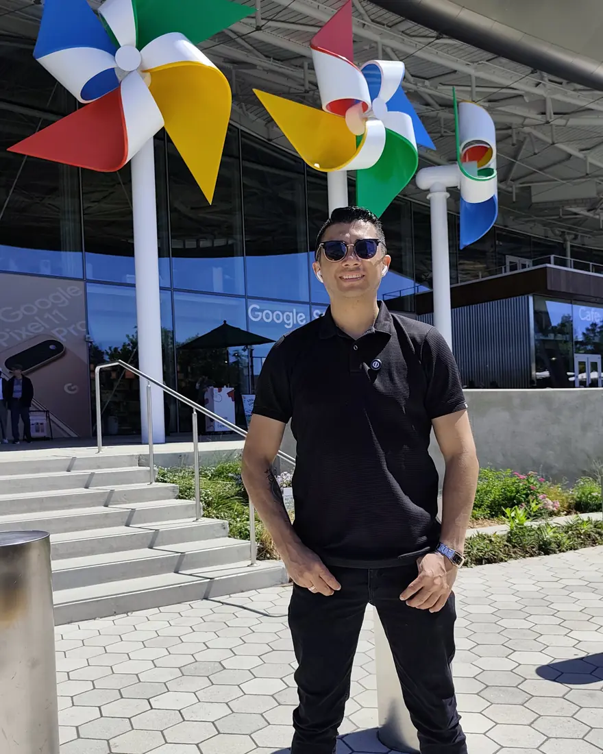 Edgar Jaimes en el Googleplex de Mountain View, California